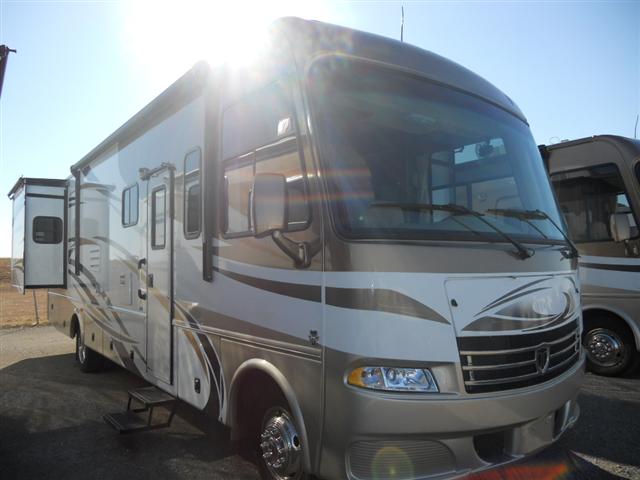 2013 THOR MOTOR COACH DayBreak